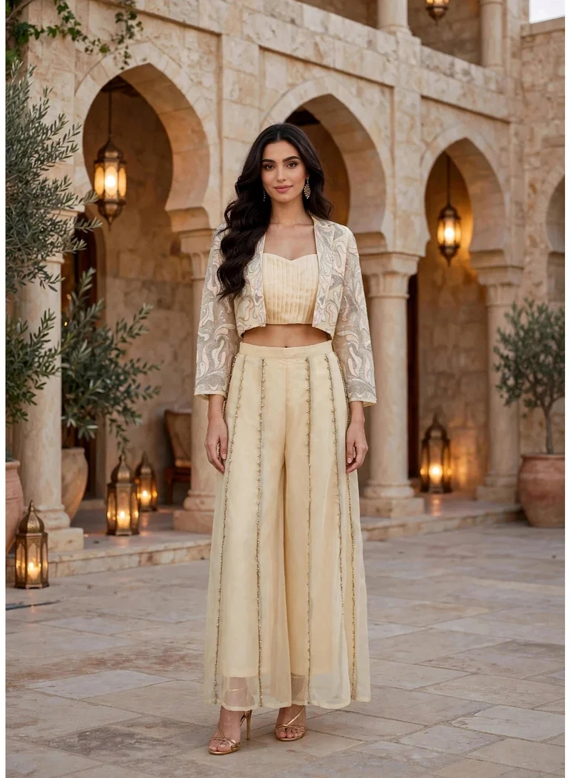 اكسا طقم الأناقة المطرزة المكون من ثلاث قطع IK1136Beige
