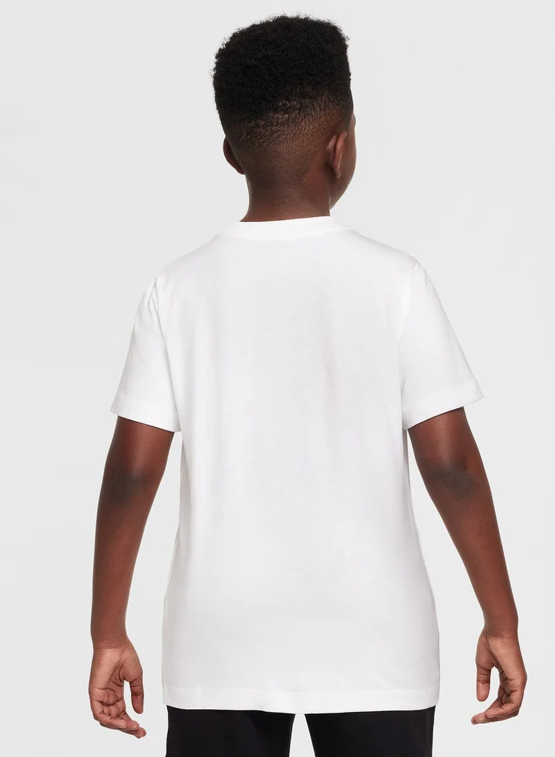 Nike Nsw Brandmark Futura Logo T-Shirt