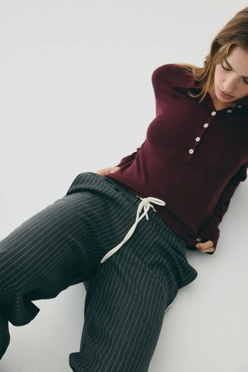 اتش اند ام تي-شيرت بولو بأكمام طويلة