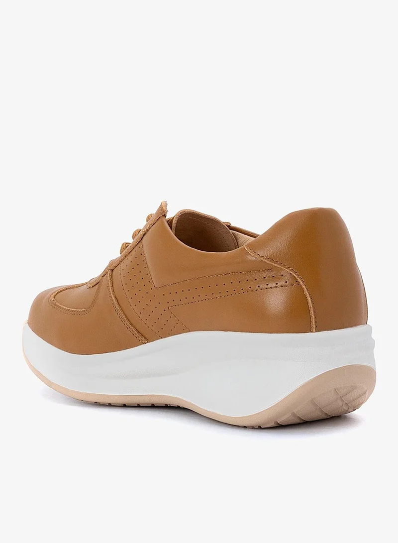 Lorianne Yennefer - Low Top Sneakers