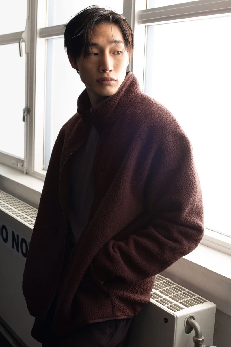 اتش اند ام جاكيت بقصّة عادية من نسيج التيدي