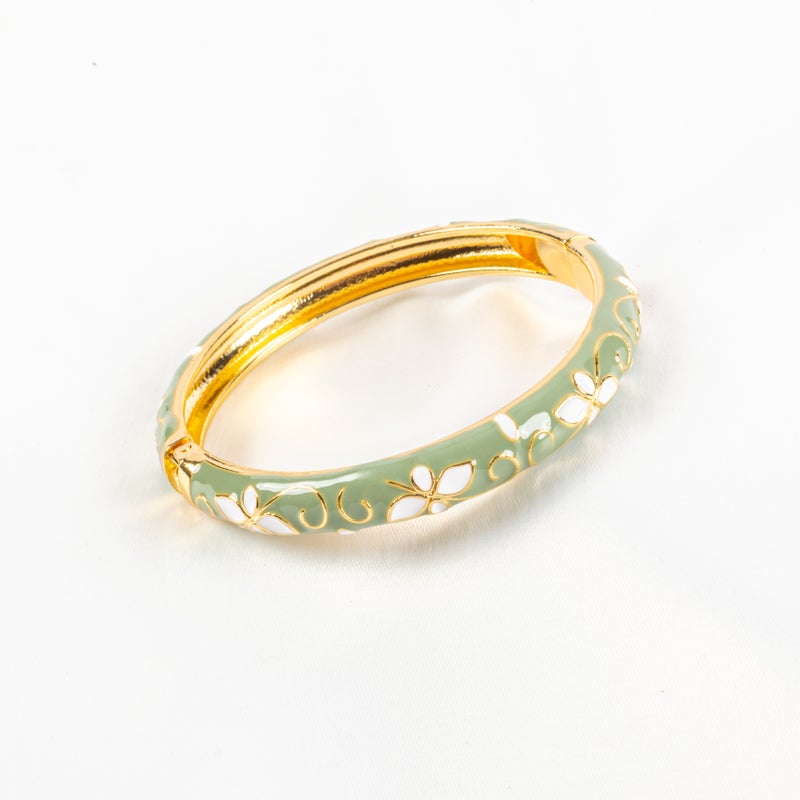 أسورة جولد بليتد أخضر مزخرفة بالورود - Image 2