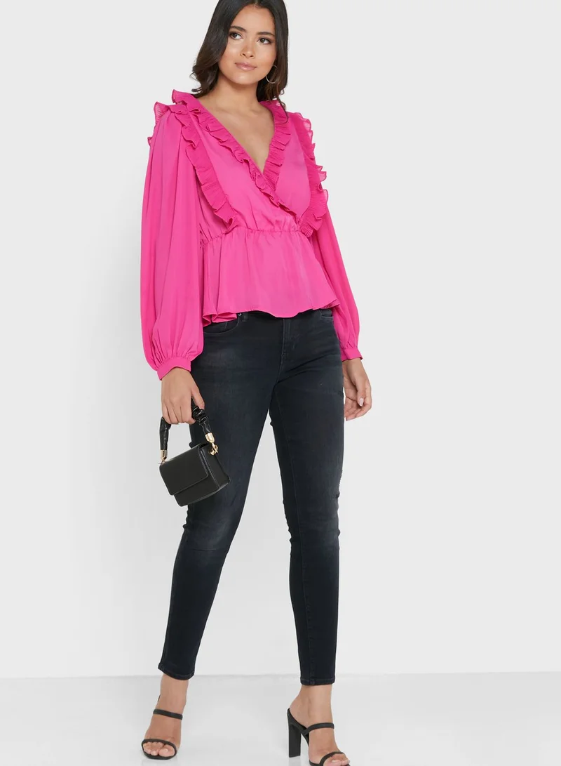 VERO MODA Ruffle Detail V-Neck Top