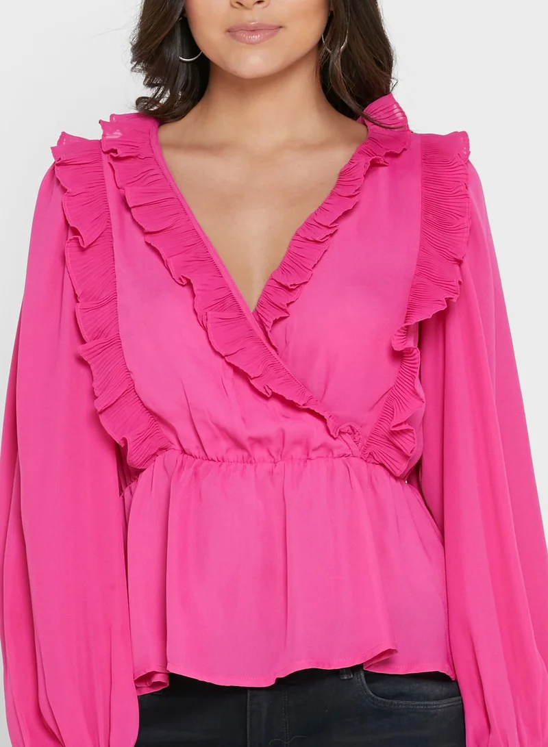 VERO MODA Ruffle Detail V-Neck Top