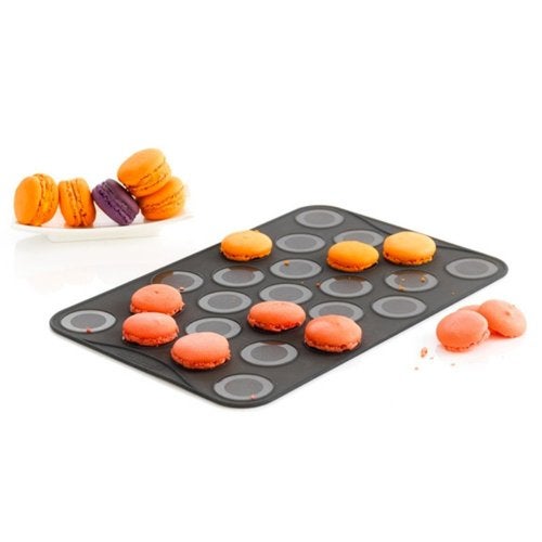 Mastrad - Macaron Baking Sheet - Set of 2 Silicone Cookie Sheet With 25 Small Ridges And Filling Marks - Dishwasher Safer and High Heat Resistant - Image 5