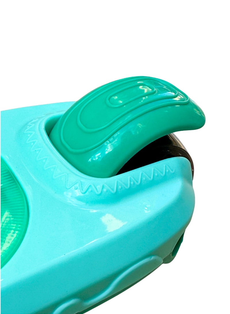 سكوتر أطفال ثلاثي العجلات بارتفاع قابل للتعديل – موسيقى وإضاءات LED – تصميم كيرومي لطيف – متين وآمن للأطفال – مناسب من 3 إلى 12 سنة - Image 4