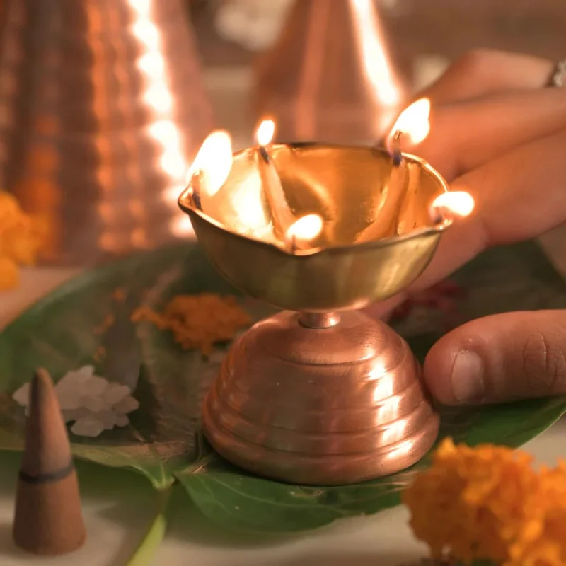 Muun Home Short Brass Copper Diya for Pooja Room, House Warming, Festival, Diwali, Wedding, Temple, Mandir | Cotton Wick Diya Lamp | Decorative Oil Lamp