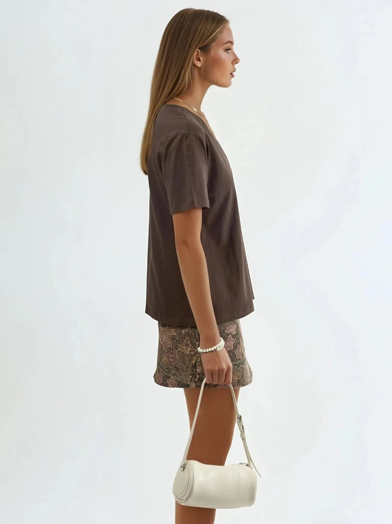 بوسيم BUSEM V-Neck Solid Knit T-Shirt