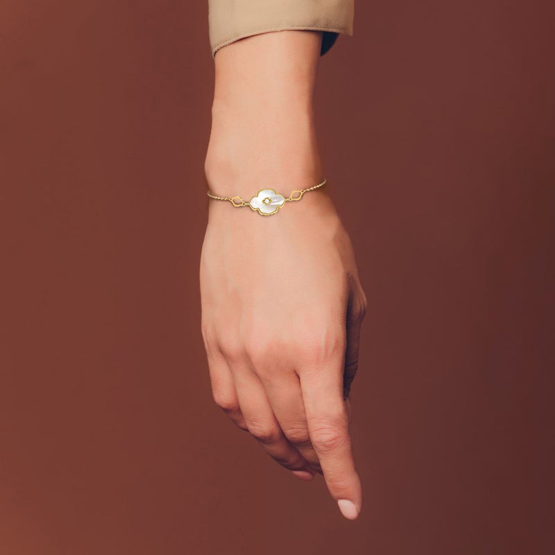 Instyle by L'azurde Flower Diamond & Pearls Chain Bracelet in 18K Gold - Image 4