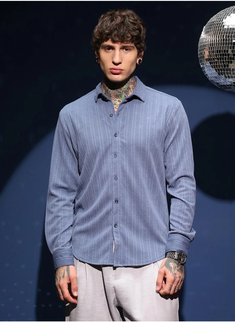 كامبوس سوترا Men's Cornflower Blue Parallel-Crease Tactile Shirt For Casual Wear | Spread Collar | Long Cuffed Sleeves | Button Closure | Shirt Crafted With Comfort Fit For Everyday Wear