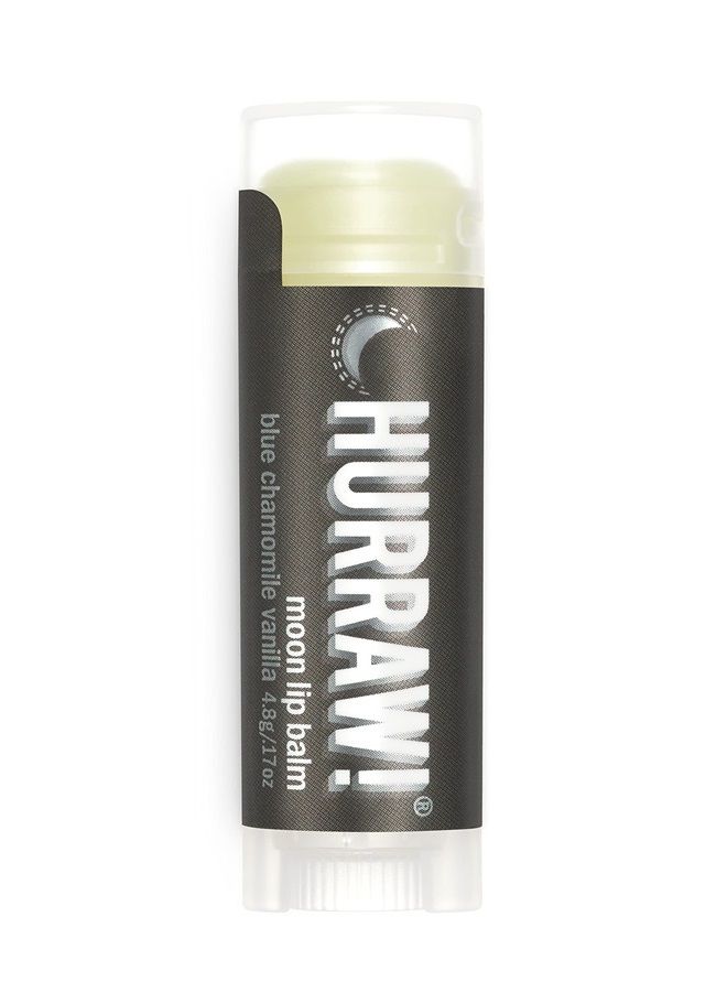 Hurraw! هراو! علاج ليلة القمر (البابونج الأزرق، الفانيليا) بلسم الشفاه: عضوي، معتمد نباتي، خالي من القسوة والغلوتين. غير معدل وراثيًا، 100% طبيعي. خالي من شمع النحل، الشيا، الصويا والنخيل. مصنوع في الولايات المتحدة الأمريكية. - Image 1