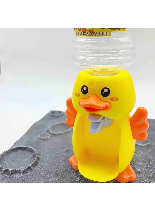 Cute Duck Mini Water Dispenser Toy for Kids, Yellow Plastic - Image 2