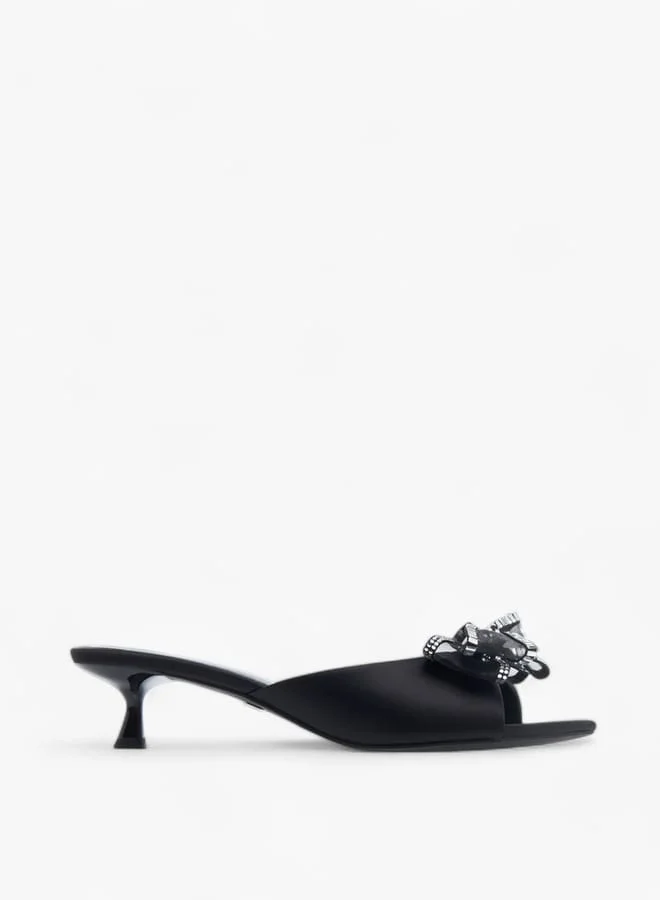 Celeste Womens Bow Accent Slip-On Sandals With Kitten Heels
