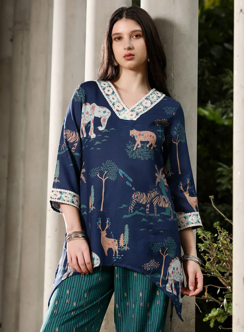  قصة Qissa Women's Navy Blue & Emerald Green Indie-Folk Kurta Set For Ethnic Wear | V-Neck, Quarter Regular Sleeves | Graphic Print Plain Fabric | 2 Piece Kurta Set Designed For Casual & Daily Wear
