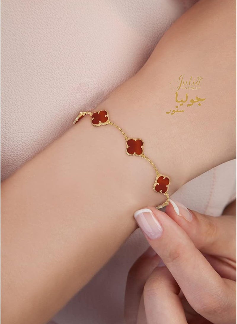 جوليا ستور سوار من الفولاذ المقاوم للصدأ مطلي بالذهب عيار 18 قيراطًا على شكل زهرة البرسيم ذات الأربع أوراق للنساء - أحمر - Image 3