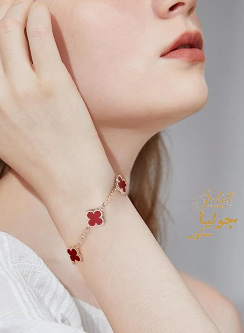 جوليا ستور سوار من الفولاذ المقاوم للصدأ مطلي بالذهب عيار 18 قيراطًا على شكل زهرة البرسيم ذات الأربع أوراق للنساء - أحمر - Image 4