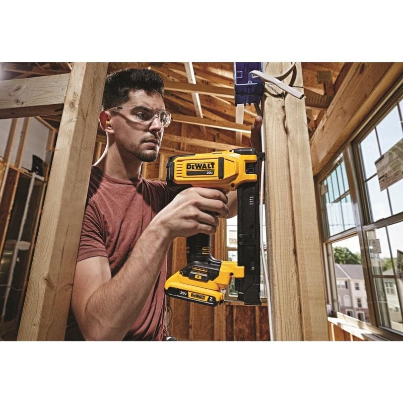 DEWALT 20V MAX* Stapler Kit for Cables (DCN701D1) - Image 3