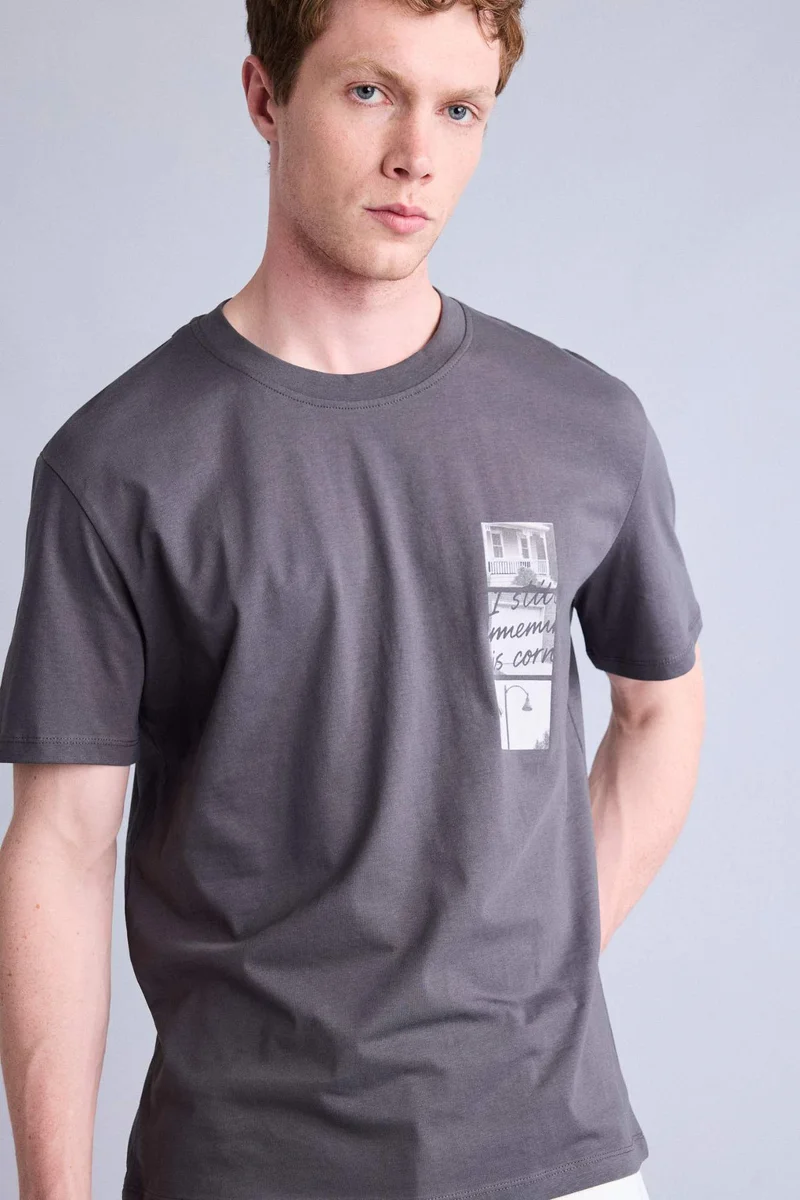 ديفاكتو Regular Fit Printed Short Sleeve T-Shirt