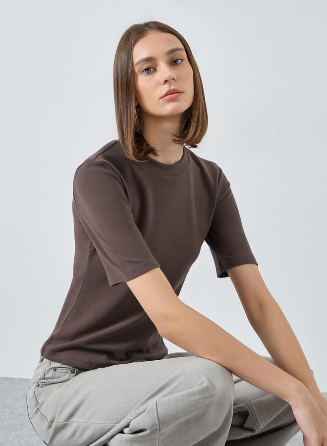 Styli Brown Fitted Knit T-Shirt - Image 1