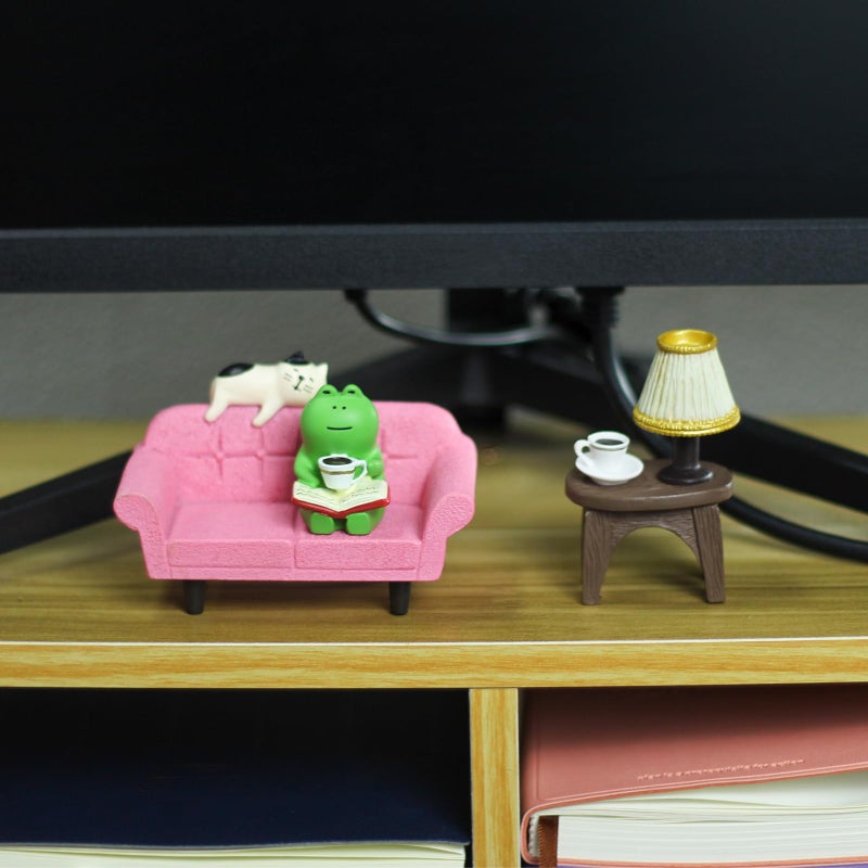 Mevodeata Cute Mini Frog Figurine with Small Sofa and Lamp Table Resin Figure for Office Home Decor for Frog Lovers (Pink Sofa) - Image 3