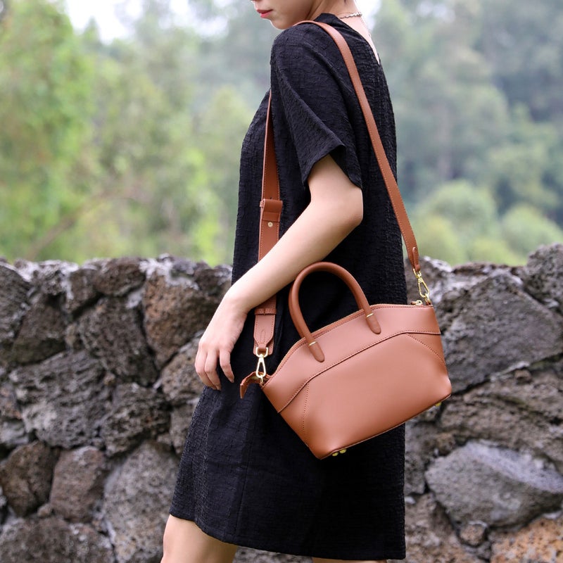 Premium Leather Wing-shaped Handbag, Large Capacity, Crossbody Tote for Women - Image 2