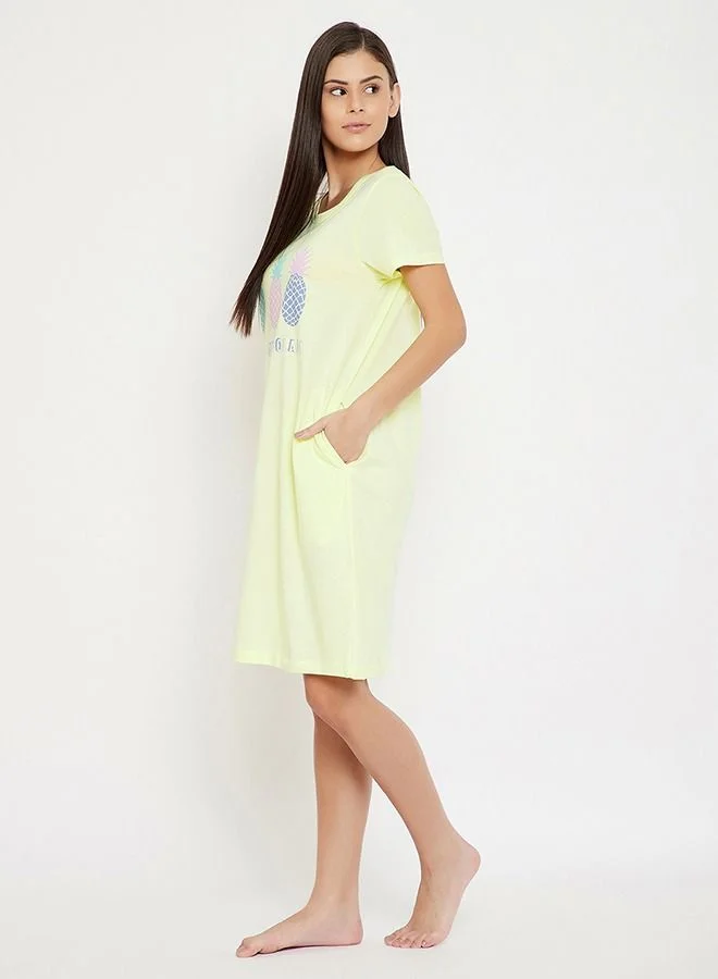 كلوفيا Clovia Pineapple and Text Print Short Nightdress in Light Yellow - 100% Cotton