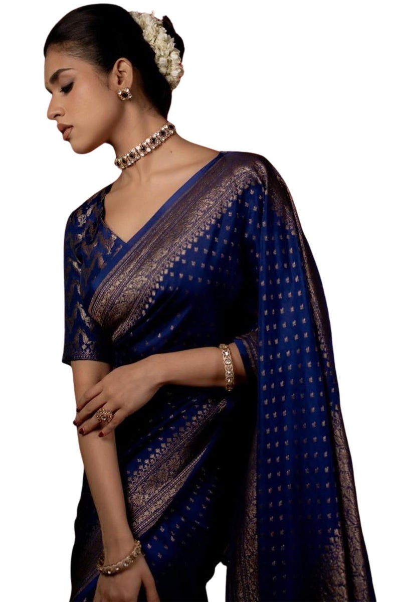 SGF11 Women's Kanjivaram Soft Silk Handloom Saree Golden Zari With Blouse Piece (Dark Blue) - Image 1