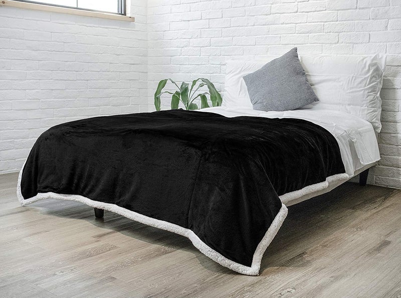 Fluffy's Fluffys Fleece 250 TC Reversible Throw Blanket Black_Queen - Image 1