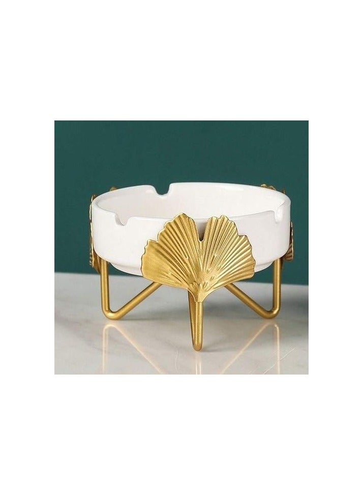 Decorative piece with luxurious ornamental shapes - Image 3