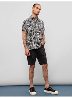 Beyoung Half Sleeve Leafy Mirage Hawaiian Shirt for Men Multicolour  - Image 3
