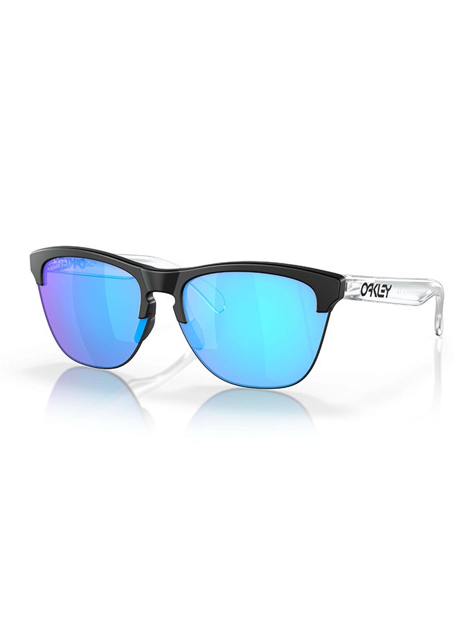 OAKLEY نظارات شمسية دائرية شبه بدون إطار للرجال Frogskin Lite OO9374 02 - حجم العدسة: 63 مم - Image 2