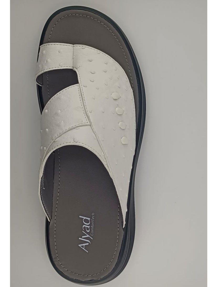 النهام صندل عربي رجالي فاخر - مصنوع يدويًا من جلد طبيعي بنقشة النعام، مريح وأنيق - Image 3