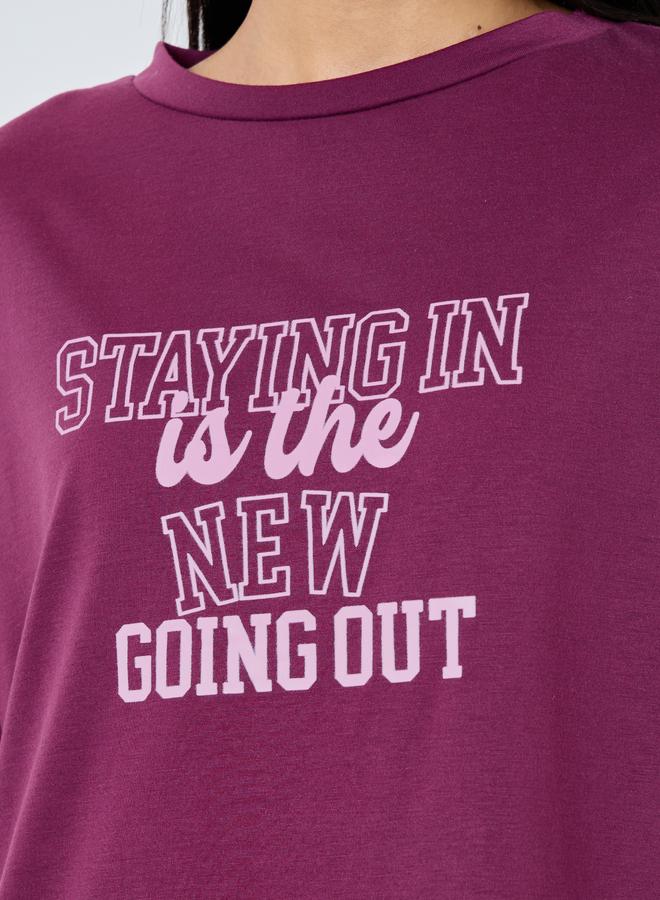 ستايلي فستان نوم تي شيرت بكتف ساقط وطبعة شعار ستايلي - Image 3