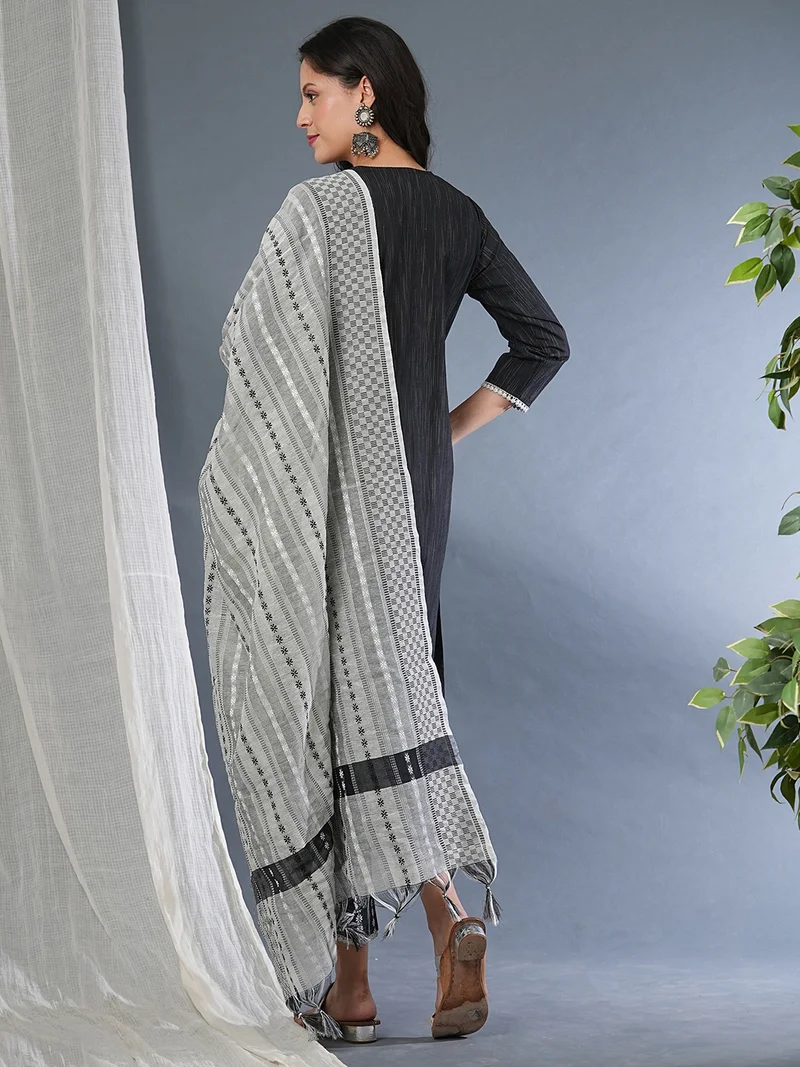 globus Women Floral Embroidered Straight Kurta & Trousers With Dupatta