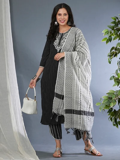 globus Women Floral Embroidered Straight Kurta & Trousers With Dupatta