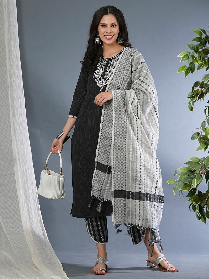 globus Women Floral Embroidered Straight Kurta & Trousers With Dupatta