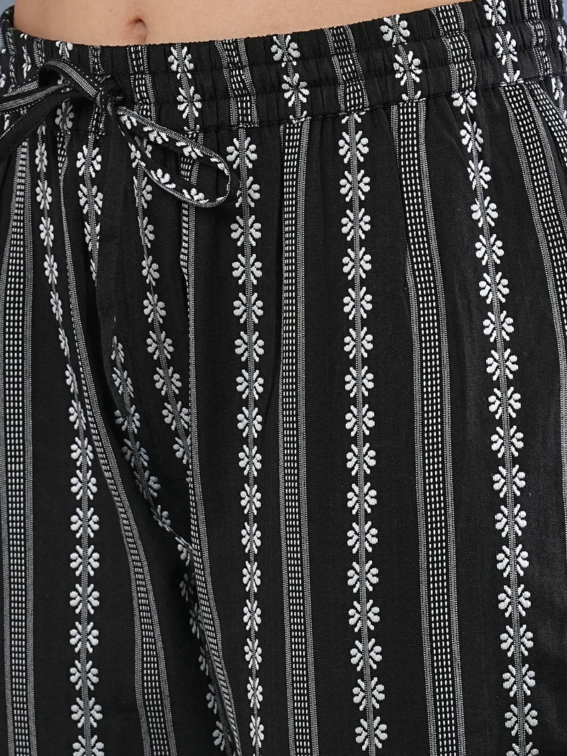 globus Women Floral Embroidered Straight Kurta & Trousers With Dupatta