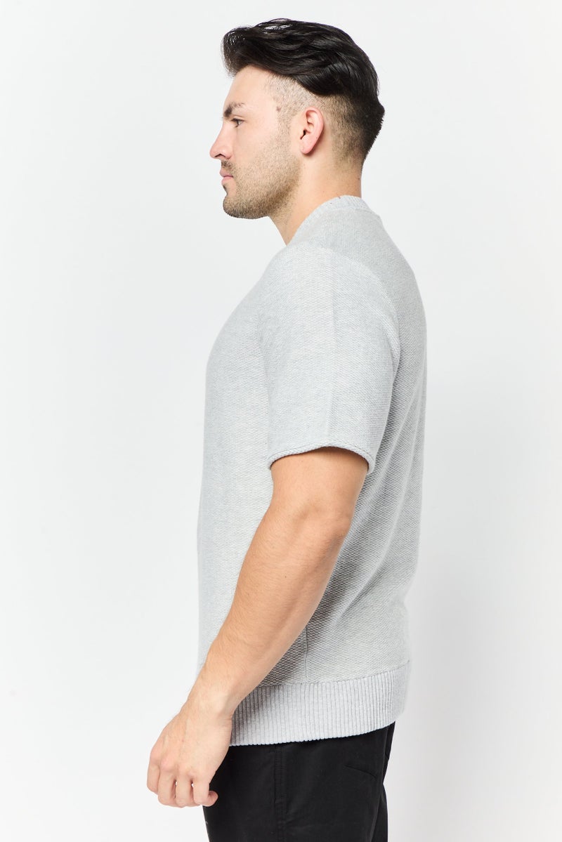 ESPRIT تي شيرت رجالي بأكمام قصيرة وياقة مضلعة، رمادي فاتح - Image 2