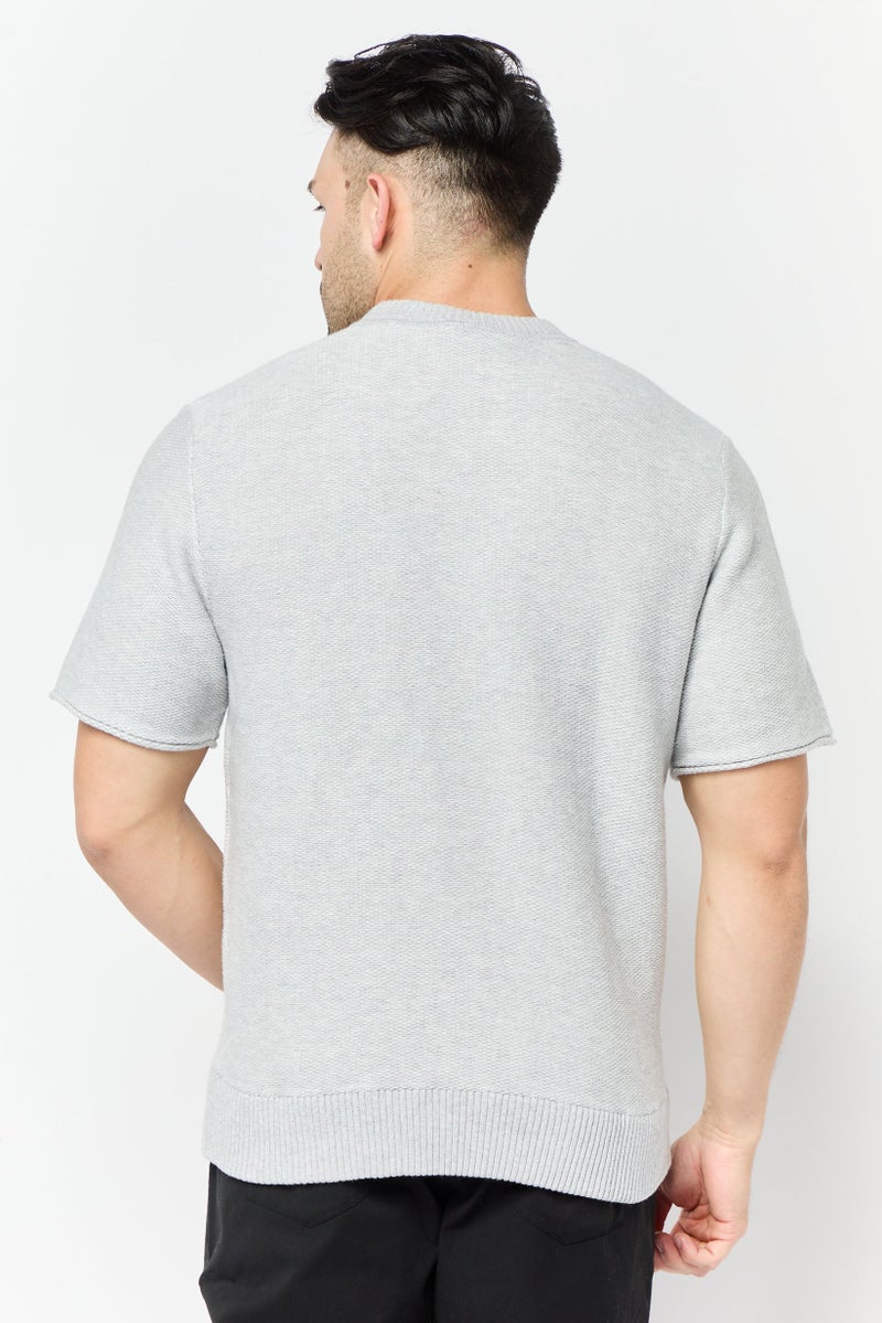 ESPRIT تي شيرت رجالي بأكمام قصيرة وياقة مضلعة، رمادي فاتح - Image 3