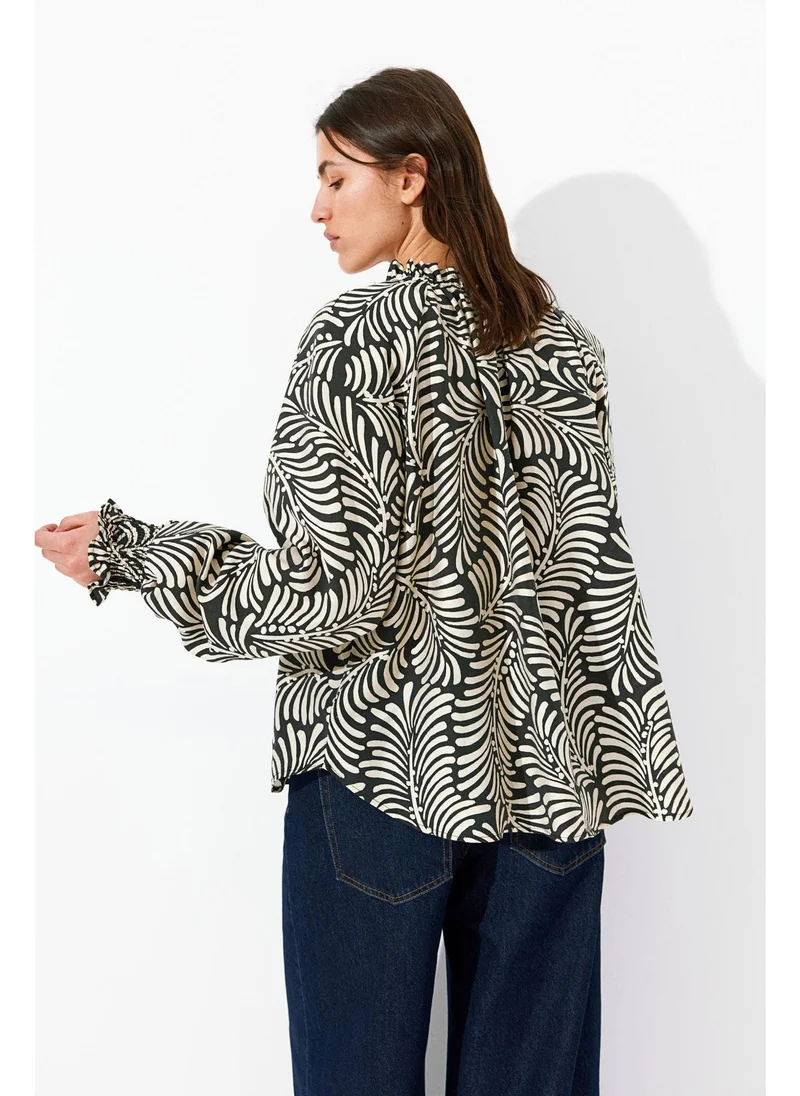 اتش اند ام Oversized tie-neck blouse