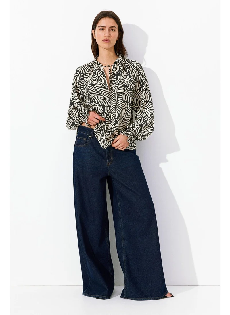 اتش اند ام Oversized tie-neck blouse