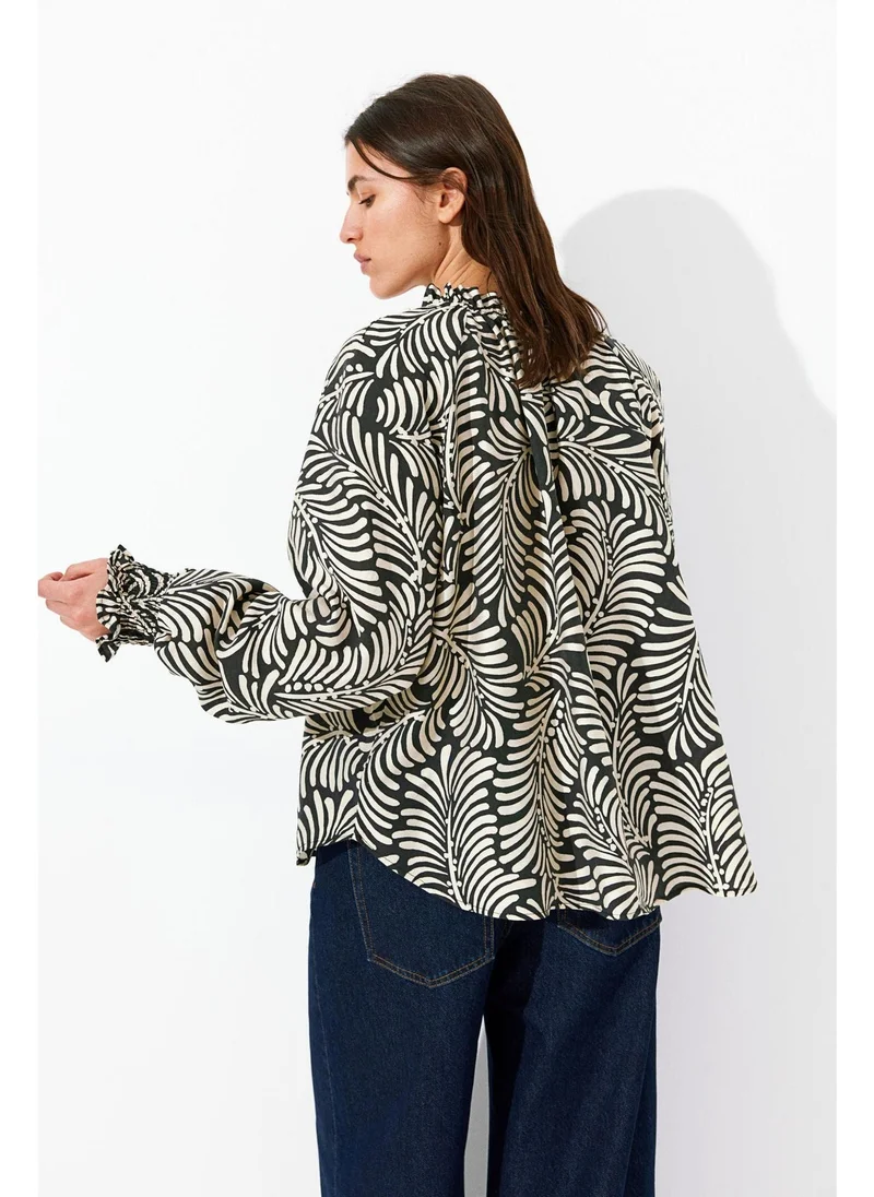 اتش اند ام Oversized tie-neck blouse