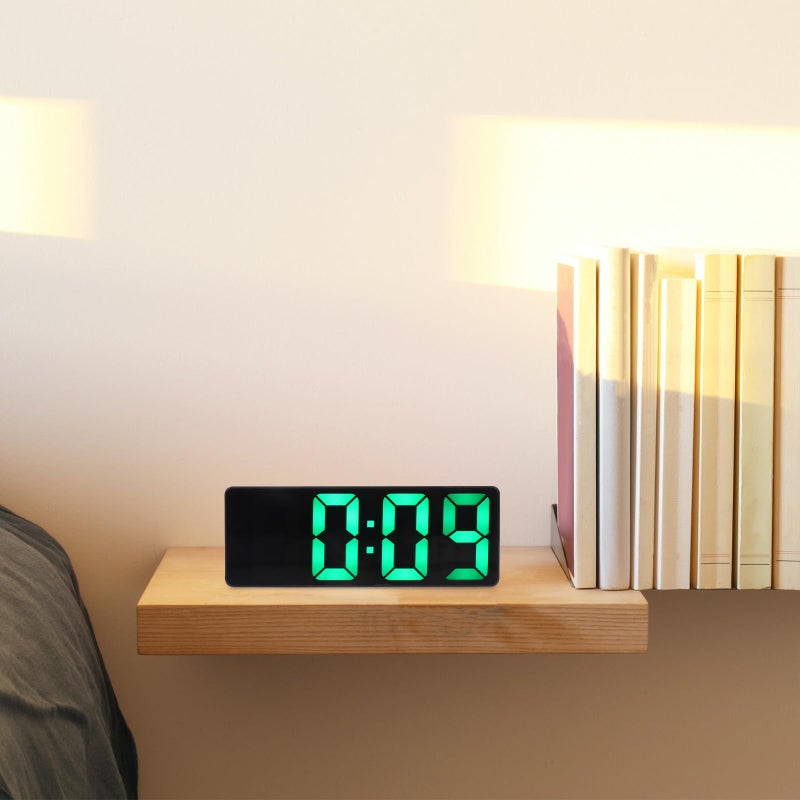 ساعة منبه رقمية LED سوداء بشاشة خضراء وسطح مرآة لطاولة بجانب السرير - Image 5