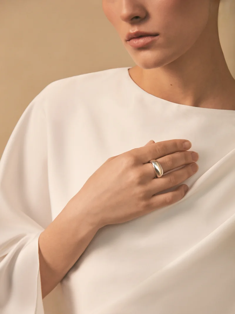 Smooth metal puffed ring