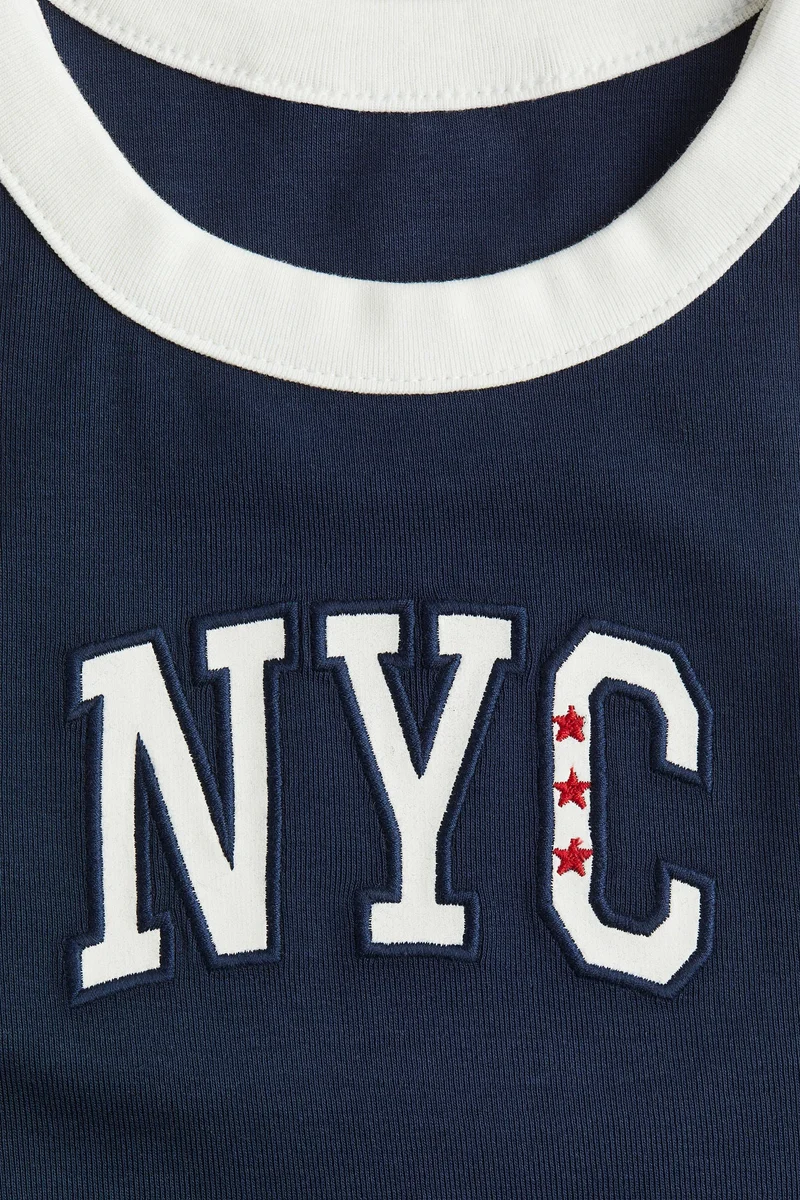 اتش اند ام بلوزة فيست قطنية بطبعة