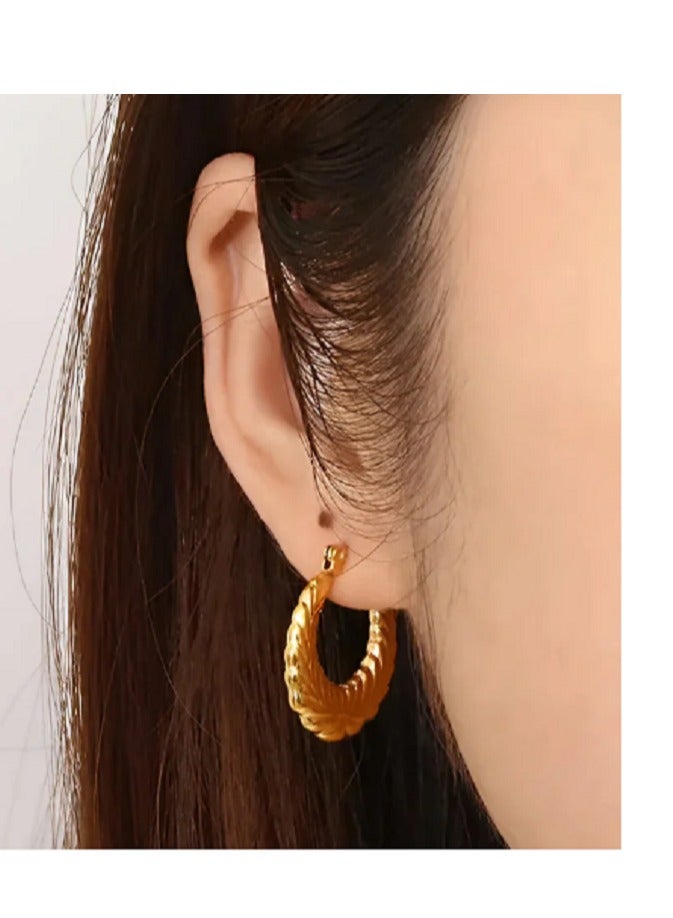 WARD MANIKAN stainless steel Vintage Style Gold-Plated Hoop Earrings, Crescent Shape with Intricate Detailing, for women - Image 5