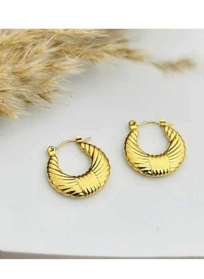 WARD MANIKAN stainless steel Vintage Style Gold-Plated Hoop Earrings, Crescent Shape with Intricate Detailing, for women - Image 4