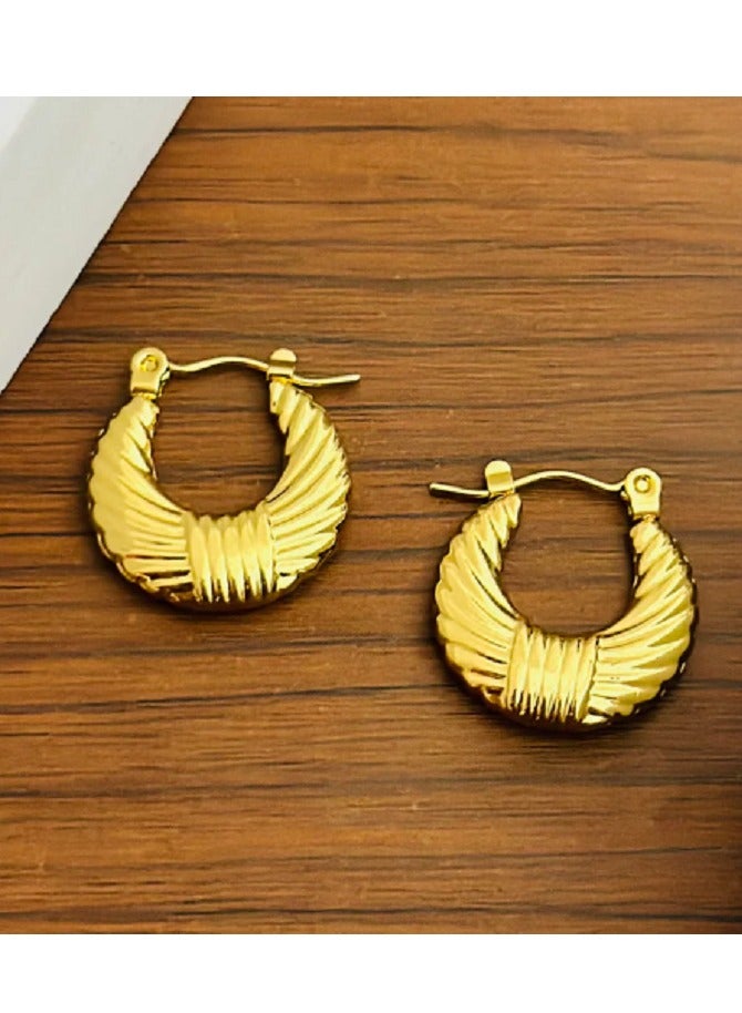 WARD MANIKAN stainless steel Vintage Style Gold-Plated Hoop Earrings, Crescent Shape with Intricate Detailing, for women - Image 3