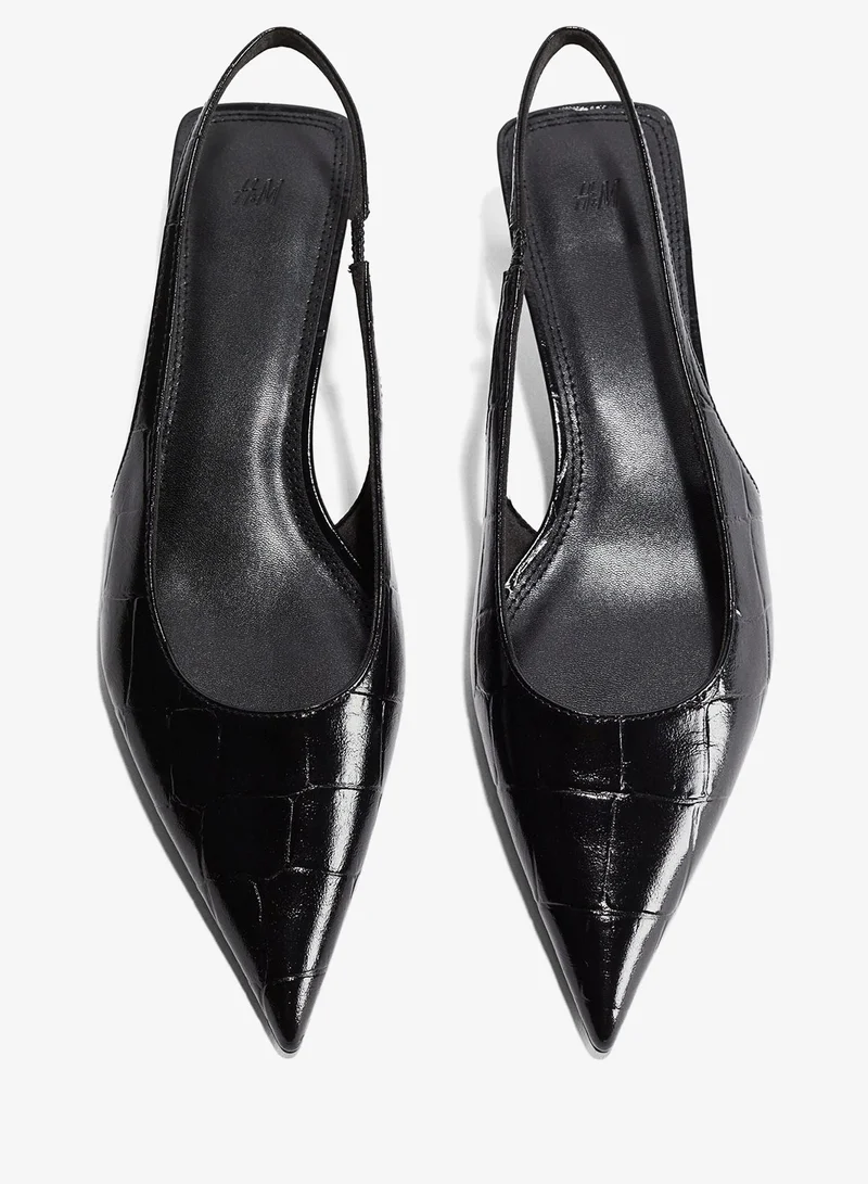 اتش اند ام حذاء مفتوح من الخلف بكعب كيتن قصير