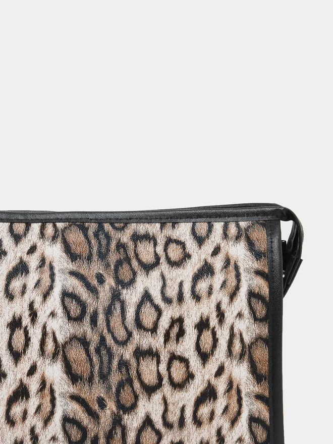 Styli Styli Animal Print Washbag with Zip Closure